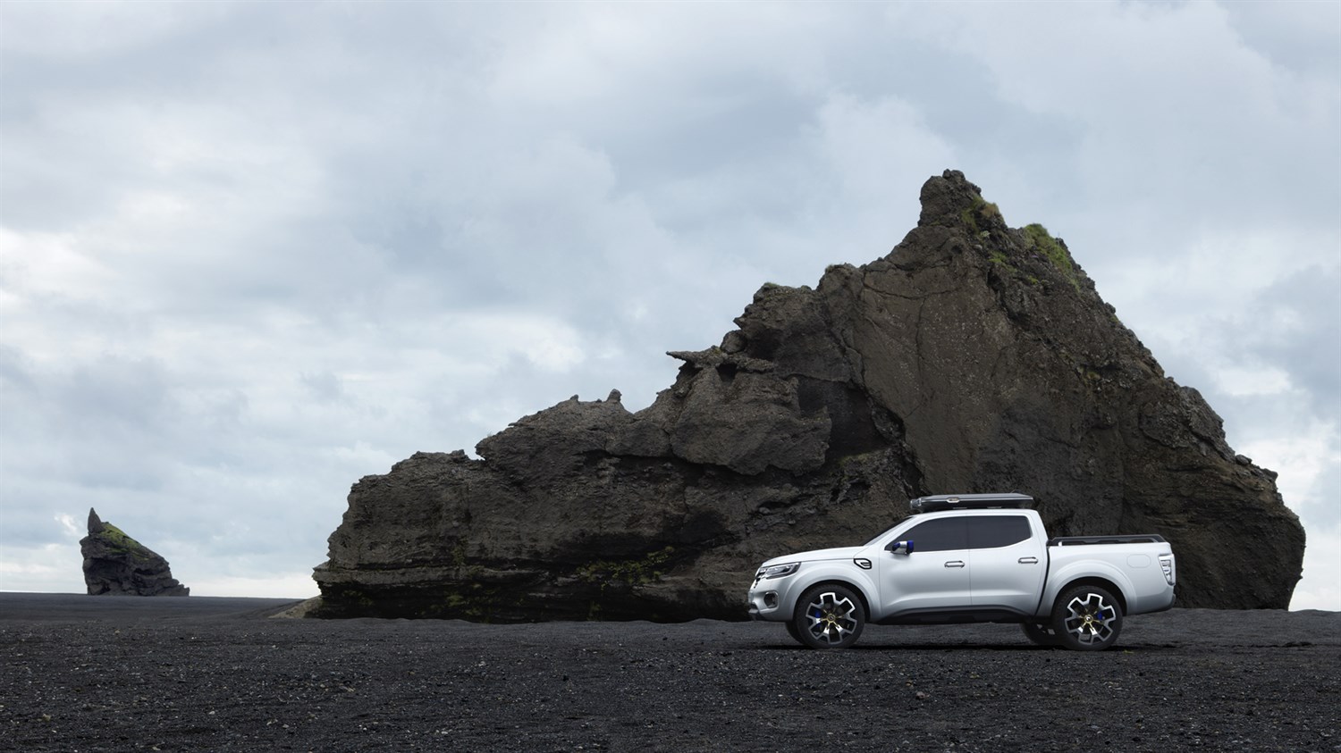 Renault ALASKAN Concept - Vue profil - Paysage lunaire